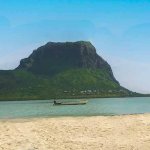 Le Morne vu depuis l'ile aux bénitiers Le Morne vu depuis l'ile aux bénitiers