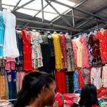 Le marché aux vêtements à Quatre-Bornes , Ile Maurice Le marché aux vêtements à Quatre-Bornes , Ile Maurice