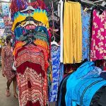 Le marché aux vêtements à Quatre-Bornes , sud-ouest Ile Maurice Le marché aux vêtements à Quatre-Bornes , sud-ouest Ile Maurice