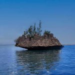 Rocher Crystal devant l'ile aux bénitiers Rocher Crystal devant l'ile aux bénitiers