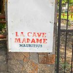 Arrivée à la Cave Madame Arrivée à Cave Madame, Est de l'ile Maurice